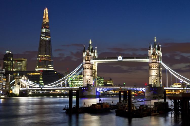 Velká Británie - Londýn - Tower Bridge a The Shard
