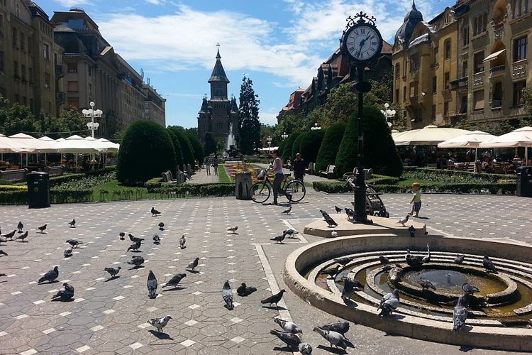 Rumunsko - Český Banát - náměstí s pravoslavným kostelem v Temešváru