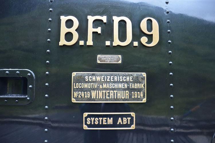 Švýcarsko - parní lokomotiva z roku 1914, ozubnicový systém Abtův
