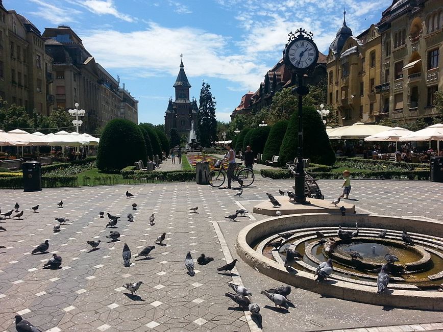 Rumunsko - Český Banát - náměstí s pravoslavným kostelem v Temešváru