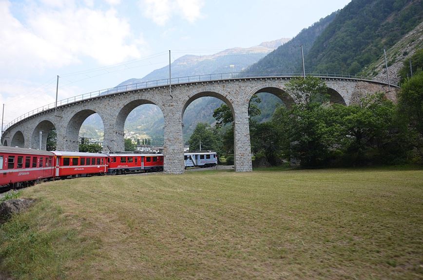Horskými vlaky - Bruscio - kruhový viadukt