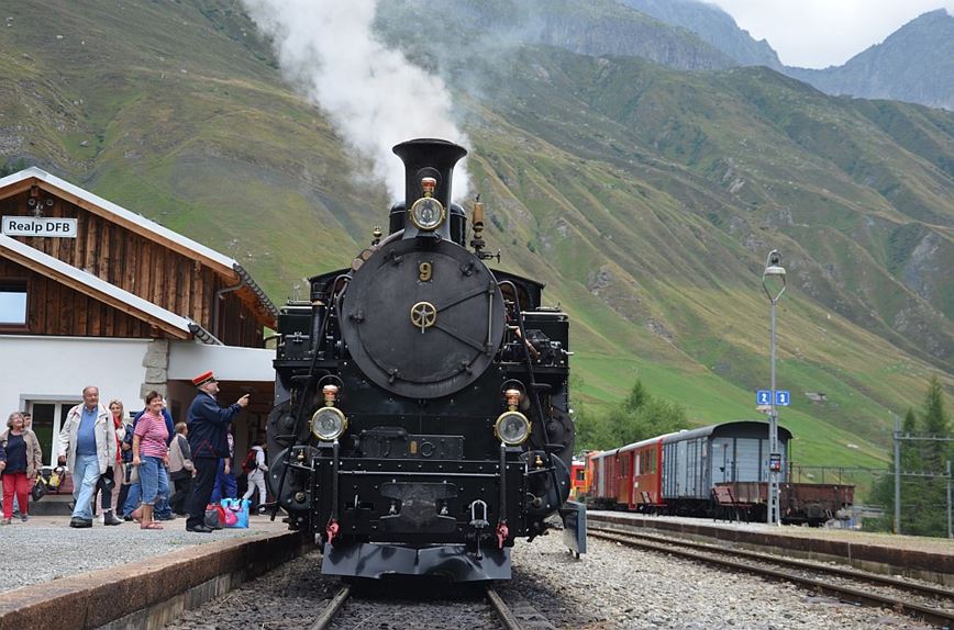 Švýcarsko - Realp - před odjezdem parního vlaku na průsmyk Furka