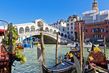 Itálie - Benátky - gondoly a Ponte Rialto
