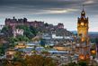 Skotsko - soumrak nad Edinburghem